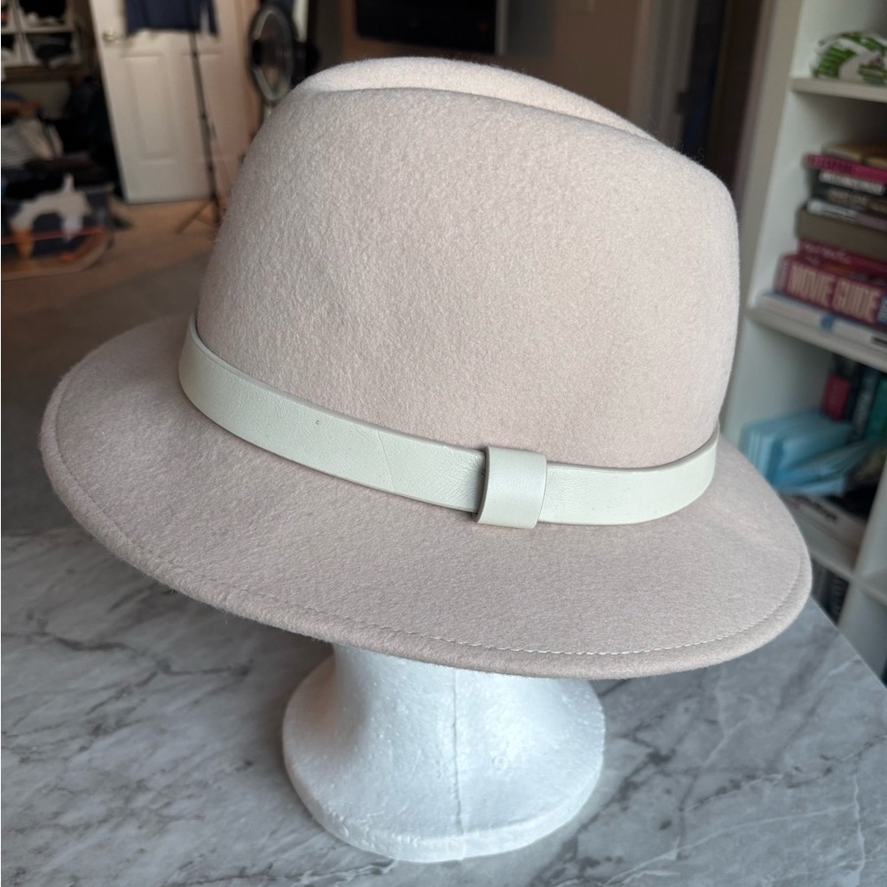NWT JCREW Light Pink Women's Wool Fedora Hat in size M/L with with leather strap